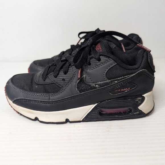 Nike Other - Nike Air Max 90 Youth size 3 Black Red lace up sneakers shoes